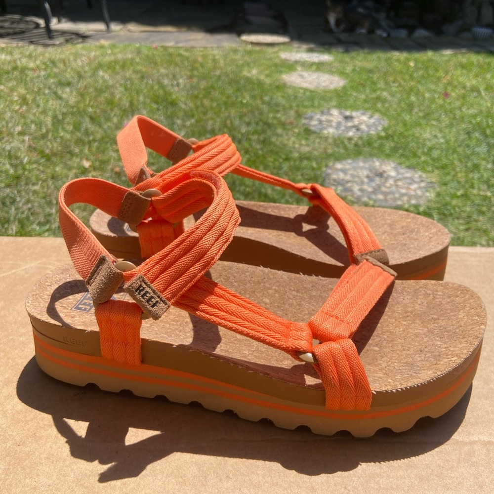 Reef Cushion Rem Hi Platform Sandals Orange Woman’s Size 9.5